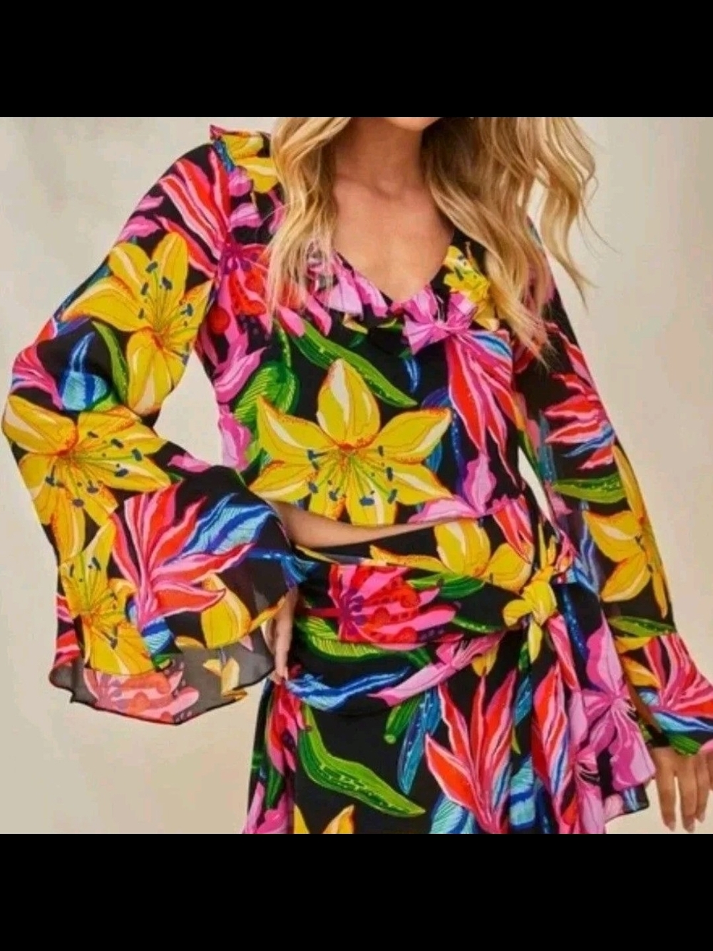 $189MSRP, Rococo Sand Cropped Blouse in Black Floral